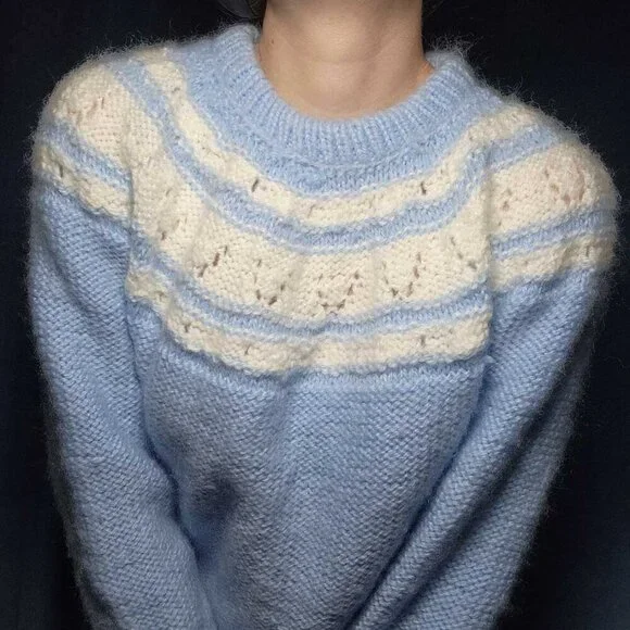 Vintage adorable pastel blue and white cloudy soft fluffy hand knit sweater - Picture 6 of 7